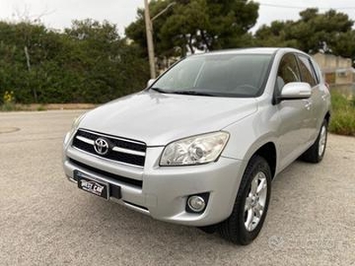 TOYOTA RAV 4 RAV4 2.2 D-4D 150 CV DPF CON GANCIO