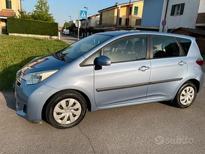 Toyota Verso-S 1.3 Active CVT Automatica benzina