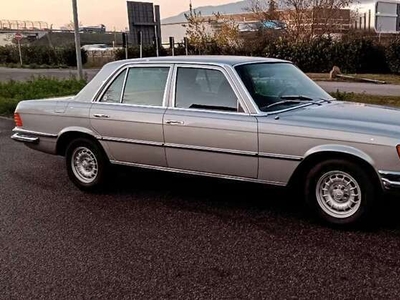 Usato 1975 Mercedes 280 Benzin 179 CV (11.000 €)