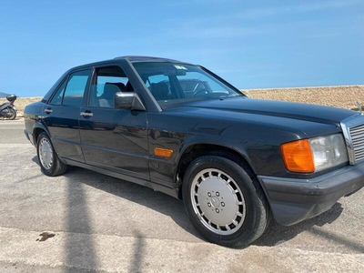 Usato 1985 Mercedes 190 2.0 Benzin 122 CV (3.100 €)