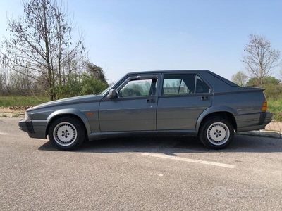 Usato 1987 Alfa Romeo 75 1.8 Benzin (1.000 €)