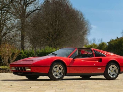 Usato 1987 Ferrari 328 3.2 Benzin 271 CV (119.000 €)