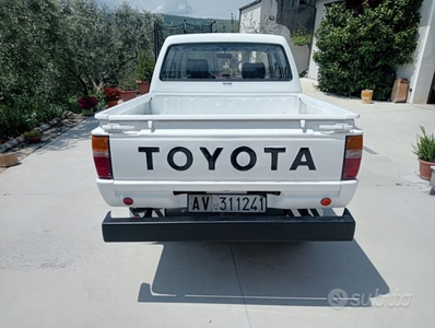 Usato 1988 Toyota HiLux Diesel (8.000 €)