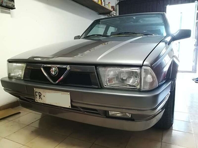 Usato 1990 Alfa Romeo 75 2.0 Benzin 148 CV (13.200 €)