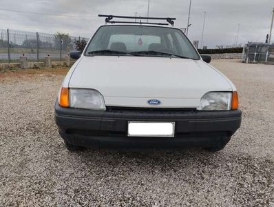 Usato 1991 Ford Fiesta 1.1 Benzin 53 CV (1.200 €)