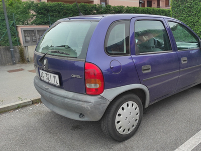 Usato 1995 Opel Corsa 1.2 Benzin 45 CV (1.500 €)