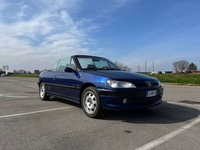 Usato 1999 Peugeot 306 Cabriolet 1.6 Benzin 88 CV (5.500 €)