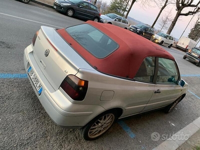 Usato 1999 VW Golf Cabriolet 1.6 Benzin 101 CV (7.000 €)