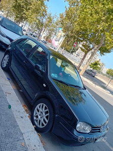 Usato 2000 VW Golf IV 1.4 Diesel 75 CV (2.000 €)