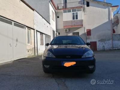 Usato 2001 Ford Focus 1.6 Benzin 100 CV (2.500 €)