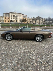 Usato 2001 Jaguar XK8 4.0 Benzin 284 CV (26.900 €)