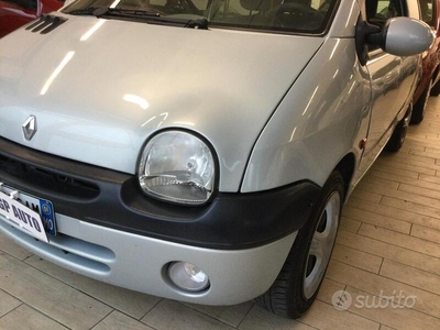 Usato 2001 Renault Twingo 1.1 Benzin 58 CV (3.500 €)