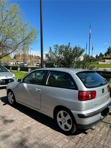 Usato 2001 Seat Ibiza 1.4 Benzin 75 CV (2.000 €)