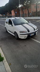 Usato 2002 Fiat Punto 1.2 Benzin 80 CV (1.200 €)