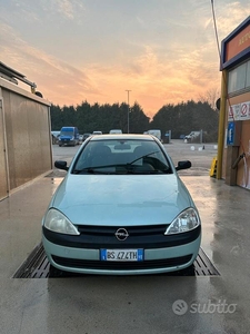 Usato 2002 Opel Corsa 1.2 Benzin 75 CV (1.500 €)