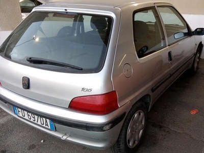Usato 2002 Peugeot 106 1.1 Benzin 60 CV (1.200 €)