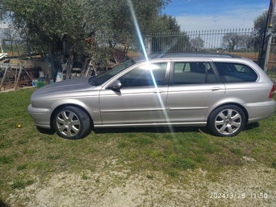 Usato 2004 Jaguar X-type 2.0 Diesel 131 CV (2.400 €)