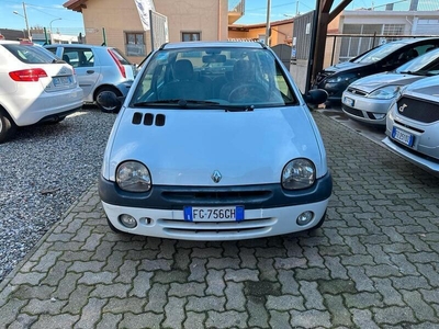 Usato 2004 Renault Twingo 1.1 Benzin 75 CV (2.990 €)