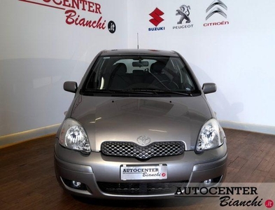 Usato 2004 Toyota Yaris 1.3 Benzin 87 CV (3.500 €)