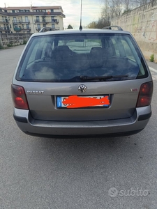 Usato 2004 VW Passat 1.9 Diesel 110 CV (1.100 €)