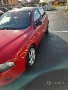 Usato 2005 Alfa Romeo 147 1.9 Diesel 116 CV (1.400 €)