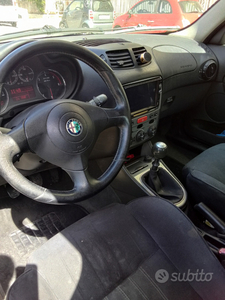 Usato 2005 Alfa Romeo 147 Diesel (1.500 €)
