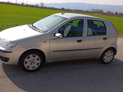 Usato 2005 Fiat Punto 1.2 Benzin 60 CV (1.900 €)