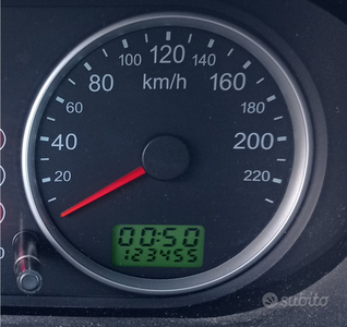 Usato 2005 Ford Fiesta 1.4 Benzin 90 CV (2.600 €)