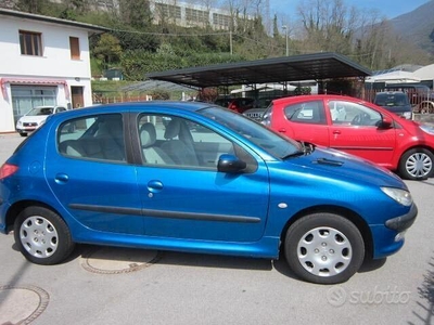 Usato 2005 Peugeot 206 1.1 Benzin 60 CV (4.300 €)