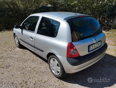 Usato 2005 Renault Clio 1.1 LPG_Hybrid 75 CV (3.900 €)