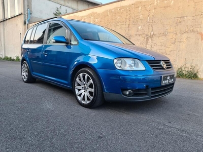 Usato 2005 VW Touran 1.6 Benzin 102 CV (5.900 €)