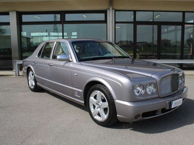 Usato 2006 Bentley Arnage Benzin 457 CV (89.000 €)