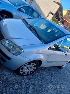 Usato 2006 Fiat Idea 1.4 Benzin 95 CV (2.500 €)