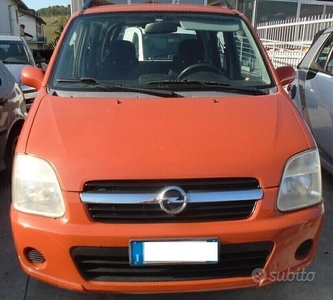 Usato 2006 Opel Agila 1.2 Benzin 80 CV (2.890 €)
