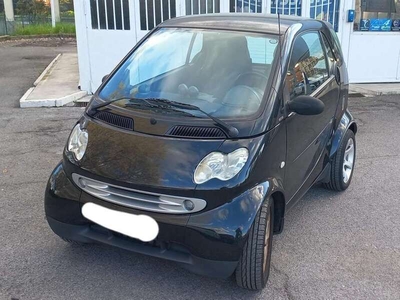 Usato 2006 Smart ForTwo Coupé 0.7 Benzin 61 CV (3.800 €)