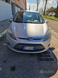 Usato 2008 Ford Fiesta 1.2 Benzin 82 CV (3.000 €)