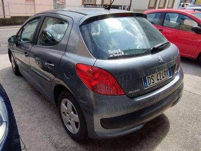 Usato 2008 Peugeot 207 1.4 Benzin 95 CV (3.000 €)