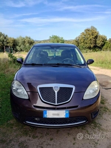 Usato 2009 Lancia Ypsilon 1.2 Benzin 60 CV (3.900 €)