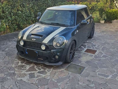 Usato 2010 Mini John Cooper Works 1.6 Benzin 211 CV (14.000 €)