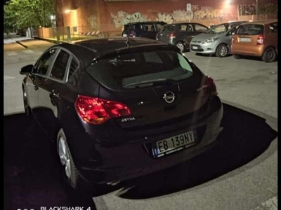 Usato 2010 Opel Astra 1.6 Benzin 116 CV (4.500 €)