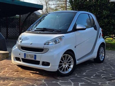 Usato 2010 Smart ForTwo Coupé 1.0 Benzin 71 CV (6.500 €)