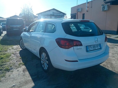 Usato 2011 Opel Astra 1.4 Benzin 100 CV (6.500 €)
