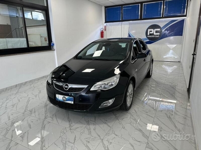 Usato 2011 Opel Astra 1.4 Benzin 140 CV (6.000 €)