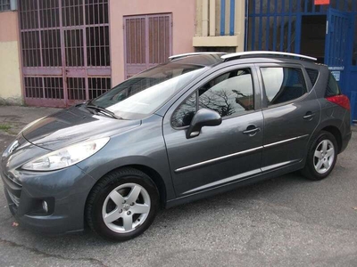 Usato 2011 Peugeot 207 1.4 Benzin 95 CV (4.990 €)