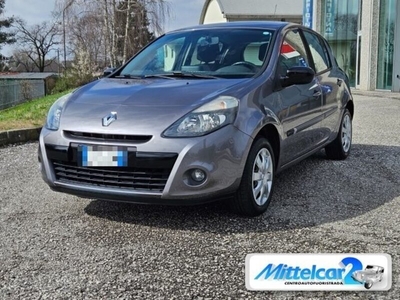 Usato 2011 Renault Clio 1.1 Benzin 75 CV (4.500 €)