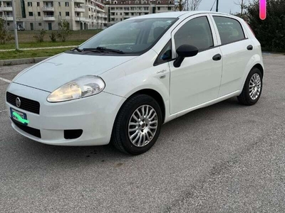 Usato 2013 Fiat Grande Punto 1.2 Benzin 69 CV (4.000 €)