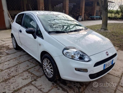 Usato 2013 Fiat Punto 1.2 Benzin 69 CV (5.900 €)