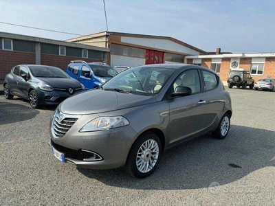 Usato 2013 Lancia Ypsilon 1.2 Benzin 69 CV (7.800 €)