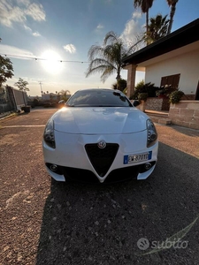Usato 2014 Alfa Romeo Giulietta 1.4 Benzin 140 CV (12.000 €)
