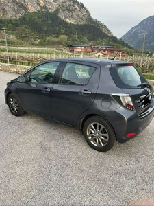 Usato 2014 Toyota Yaris 1.0 Benzin 69 CV (7.800 €)